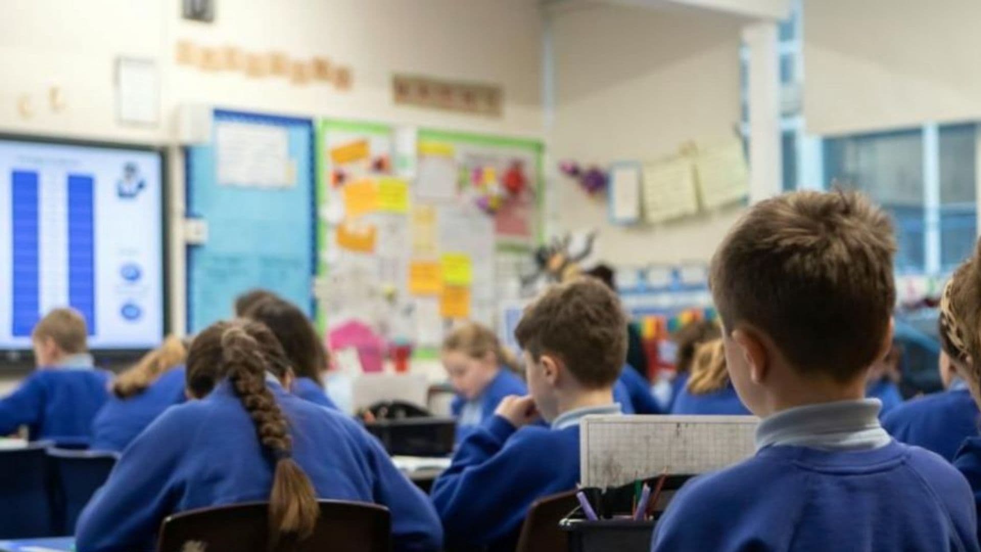 Crianças em escolas britânicas