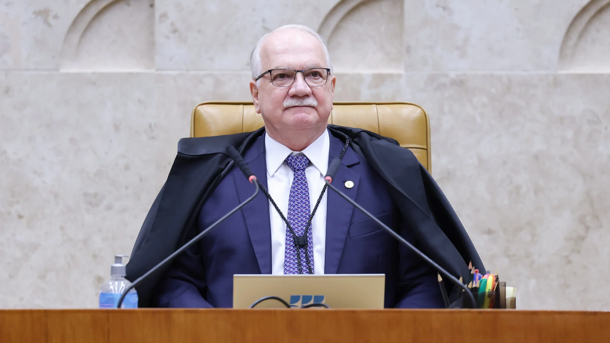 Ministro Edson Fachin começou sessão em tom apaziguador