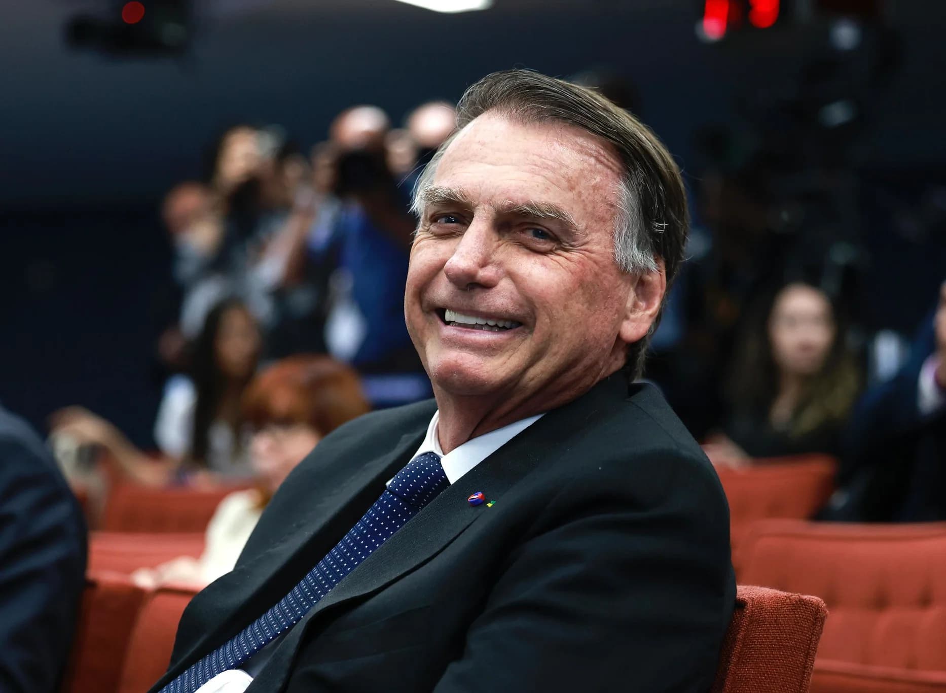 Defesa pede suspensão do julgamento de Bolsonaro