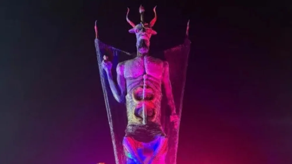 Estátua do diabo construída no ceará pode ser uma das maiores do muno