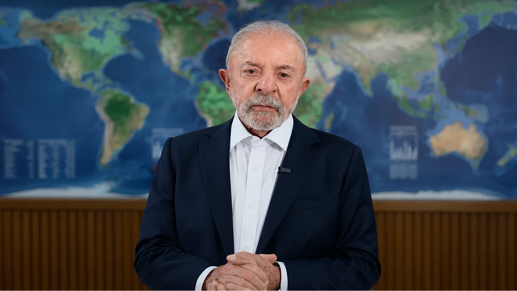 Lula fala pela primeira vez sobre mensagens de Moraes