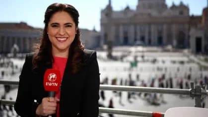 Primeira mulher a ser chefe de comunicações do papa é conservadora