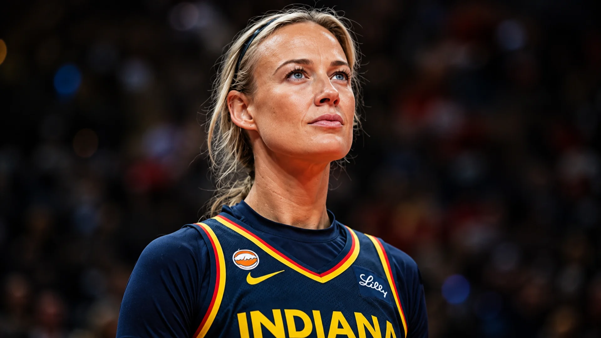 A armadora Sophie Cunningham (8), do Indiana Fever, durante partida contra o Seattle Storm. © Trevor Ruszkowski/Imagn Images