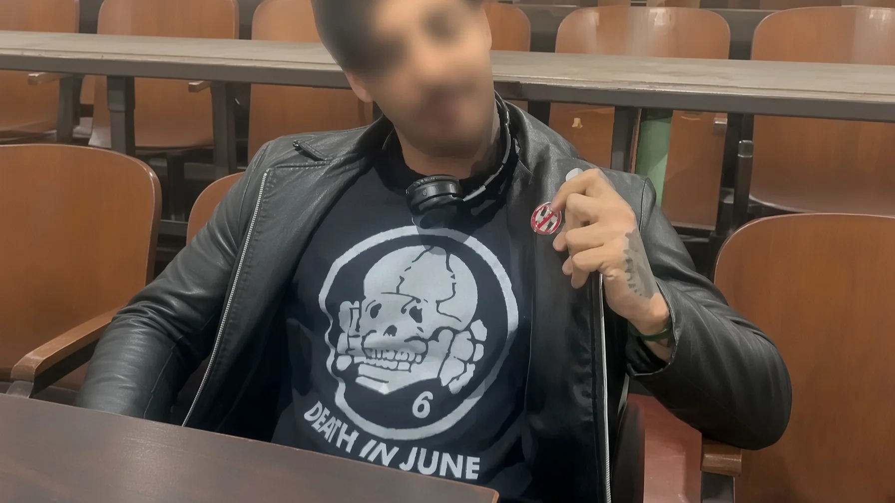 O que significa a caveira nazista da camiseta do jovem espancado