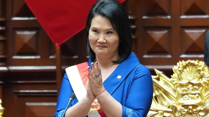 Keiko Fujimori acaba com ideolgia de esquerda em livros didáticos